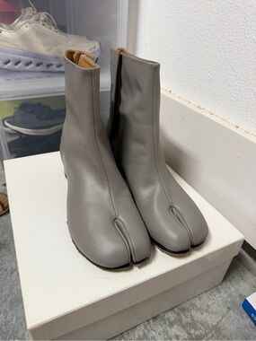 Maison Martin Margiela Gray Tabi Split-Toe Leather Ankle Boots